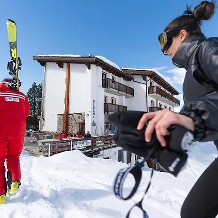 Des Alpes 3*