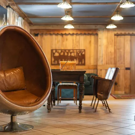Hotel Des Alpes 3*